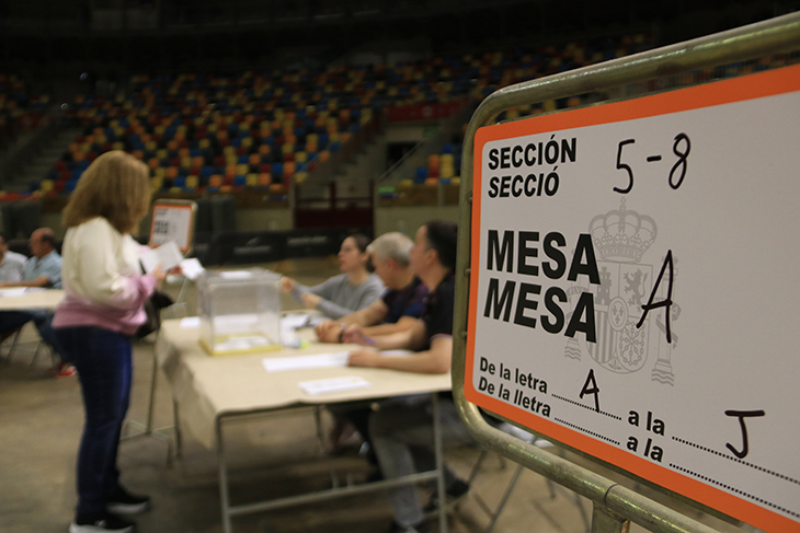 La participació a les municipals a Catalunya se situa al 55,6%, 9,3 punts menys que el 2019