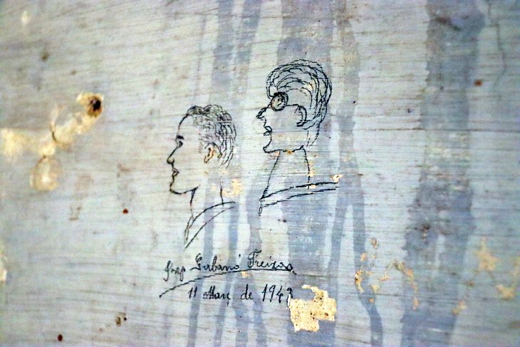 Documenten centenars de grafits fets a les parets d'antics molins paperers després d'anys d'investigació