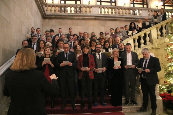 Les nadales tornen al Parlament: 'El 25 de desembre' i 'Quan somrius', les cançons més ben entonades pels diputats