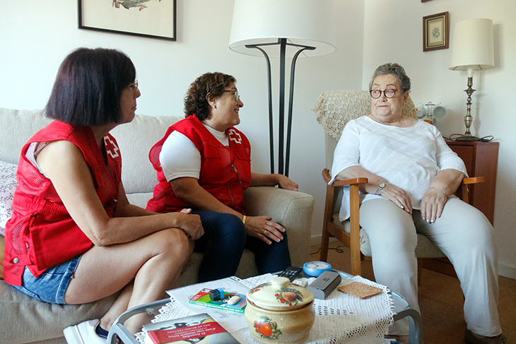 Més de 20.500 persones fan voluntariat a Creu Roja per fer front a les demandes socials actuals