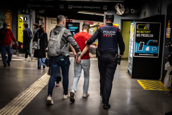 Els Mossos d’Esquadra detenen 17.119 persones en el primer semestre del 2025, de les quals 504 sense documentació