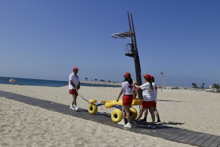 La Creu Roja ha atès més de 3.000 persones a platges catalanes aquest estiu