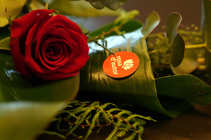 El Gremi de Floristes preveu superar els set milions de roses venudes per Sant Jordi del 2024 i els 20 MEUR