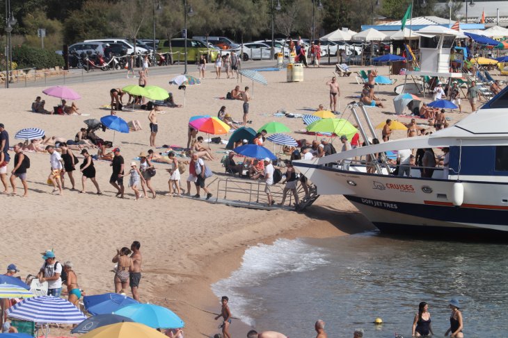 Interior accepta que els operadors registrin les mateixes dades dels turistes que fins ara a partir del desembre