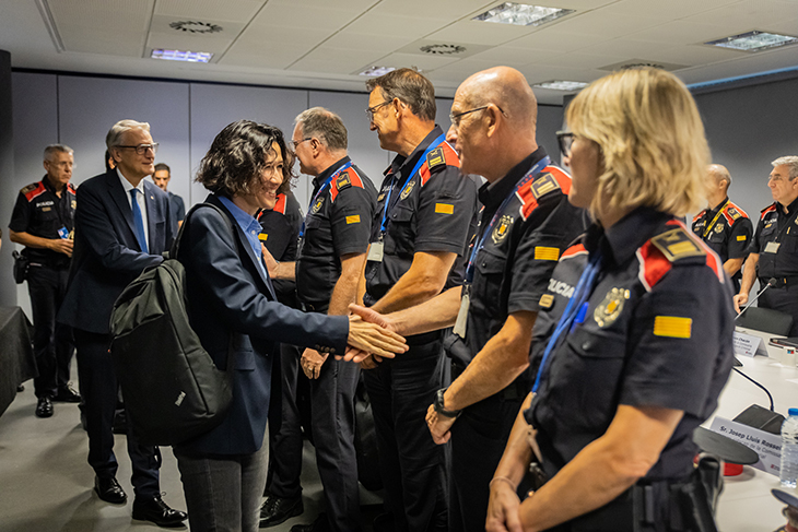 Parlon demana als Mossos posar el focus en les armes blanques, les agressions sexuals i les ocupacions il·legals