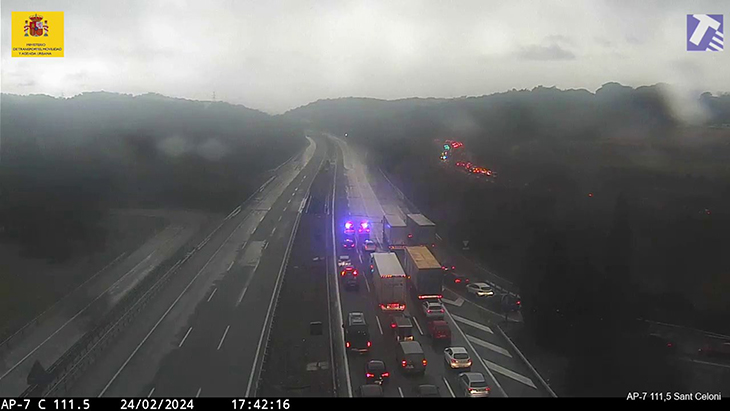 Una forta calamarsada obliga a tallar l'AP-7 entre Llinars del Vallès i Sant Celoni