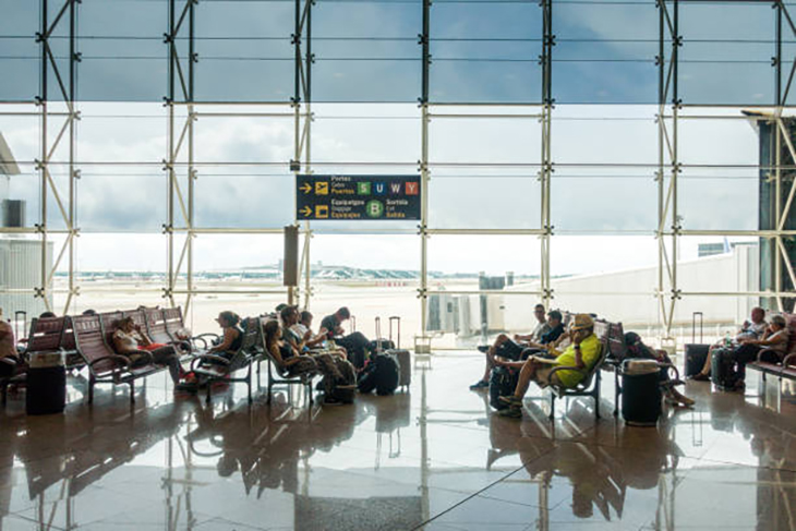 La despesa dels catalans en viatges puja fins als 10.394 milions el 2023, els segons que més gasten de l'Estat