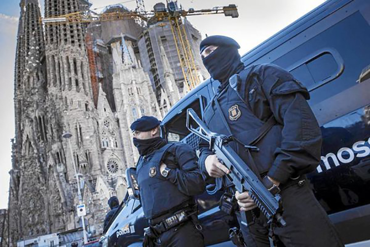 Els Mossos incrementen la vigilància a les esglésies després de l'atac a Algesires