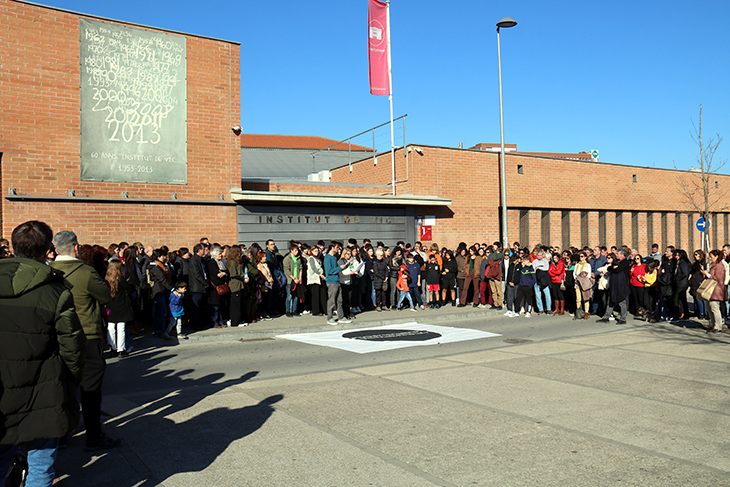 Indignació a Vic perquè Educació estudia suprimir ESO i Batxillerat de l'Institut de Vic