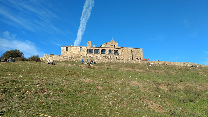 Entitats ecologistes reclamen abordar el tancament del restaurant La Mola per evitar que l'espai quedi abandonat