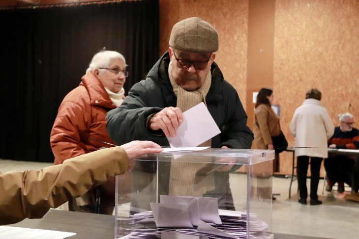 Els veïns de Moià voten sobre la construcció d’una planta de biogàs i l’ampliació de l’escorxador