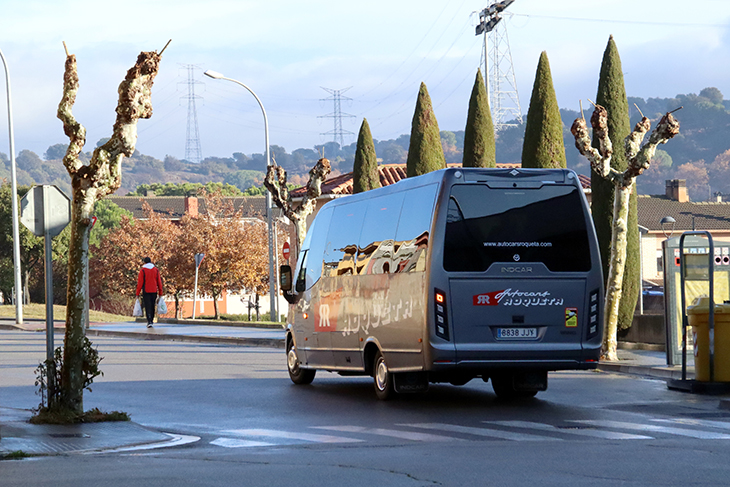 Centelles posa en marxa un servei de bus gratuït per millorar la mobilitat i salvar l'important desnivell del municipi
