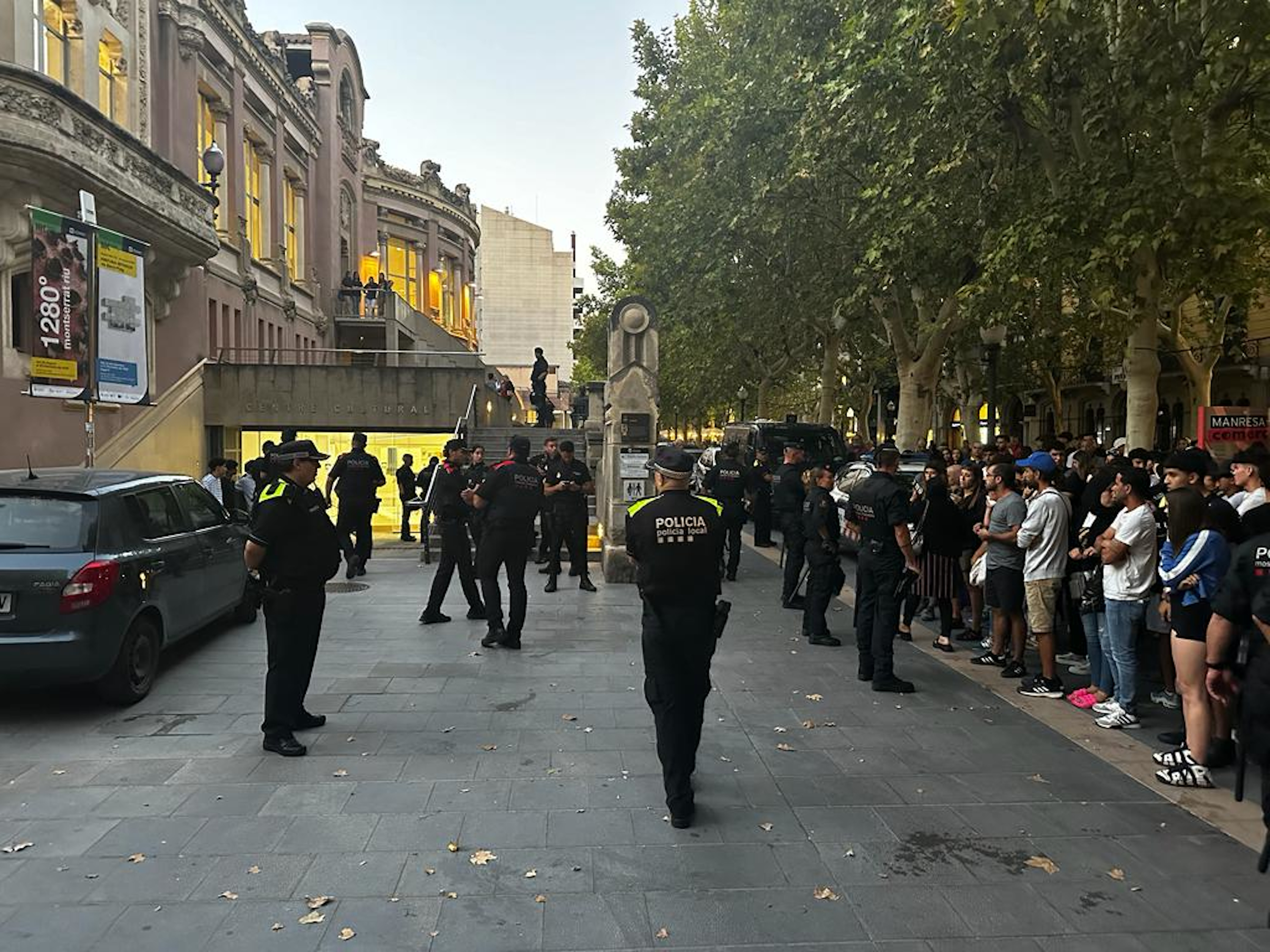 Almenys quatre menors detinguts relacionats amb la baralla multitudinària de dissabte al Passeig Pere III de Manresa