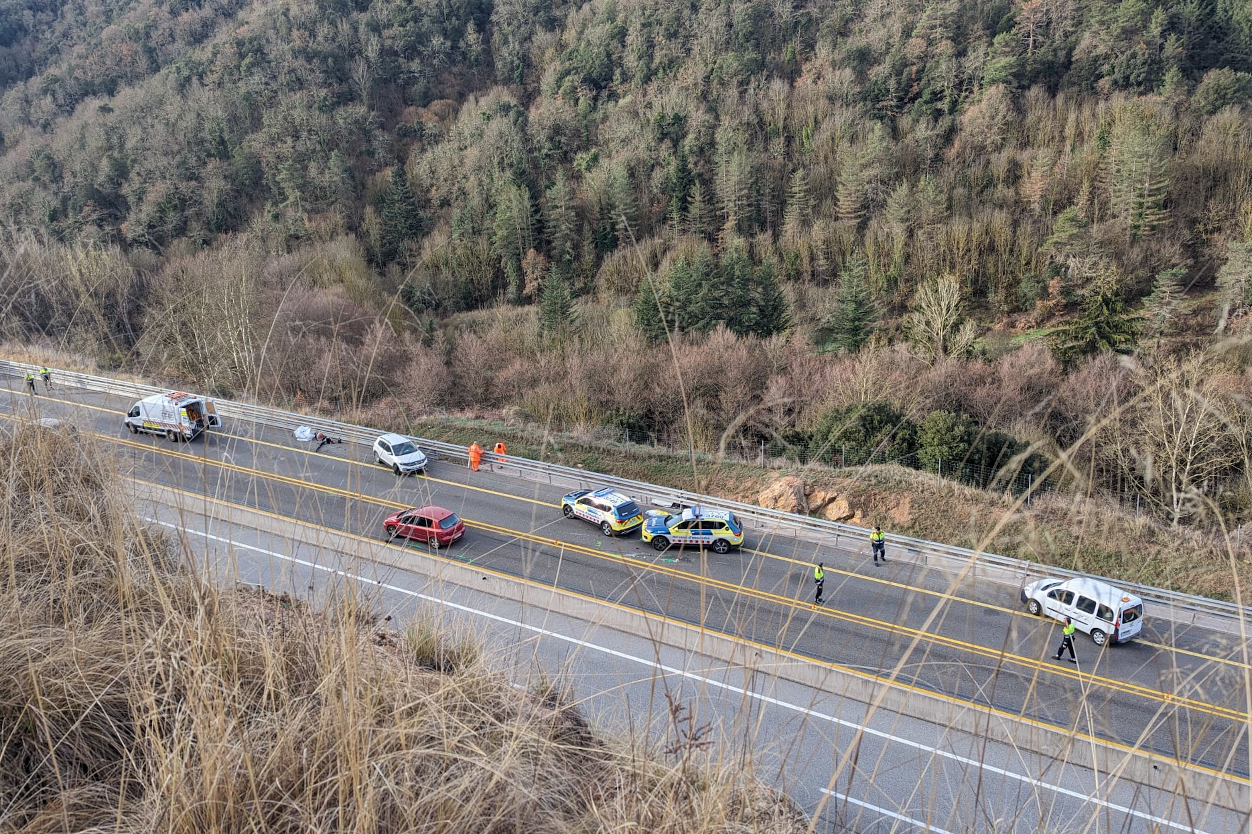 Mor el conductor d'un turisme en una col·lisió frontal amb un altre a la C-25 a Sant Sadurní d'Osormort