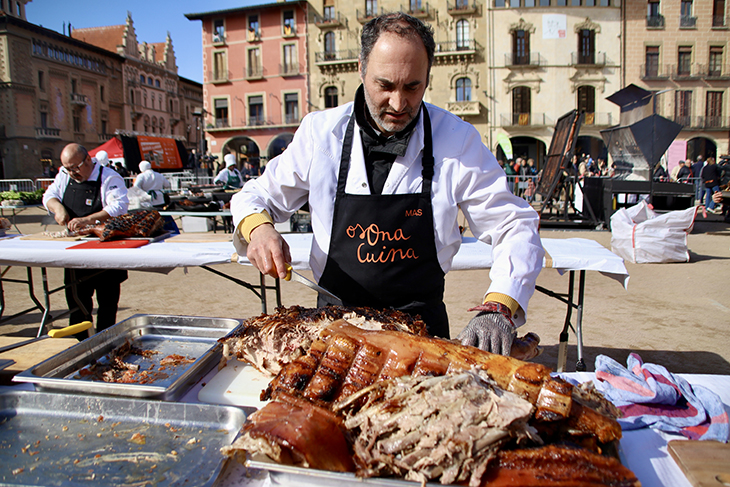Vic celebra el Dijous Llarder una setmana més tard de l'habitual i preveu vendre uns 8.000 entrepans