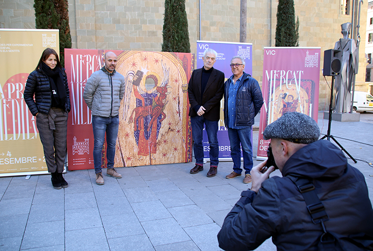 El Mercat Medieval de Vic torna al casc antic i recupera la xifra de les 380 parades d'abans de la pandèmia