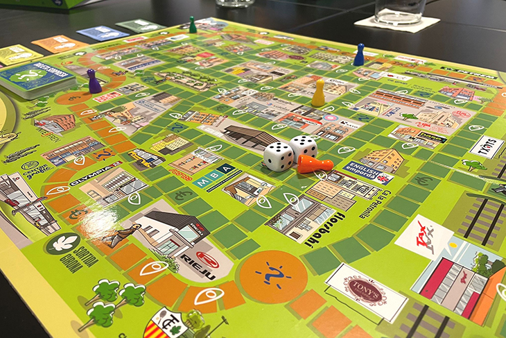 Creen un joc de taula inspirat en el 'Monopoly ' i 'L'Oca' ambientat en Figueres