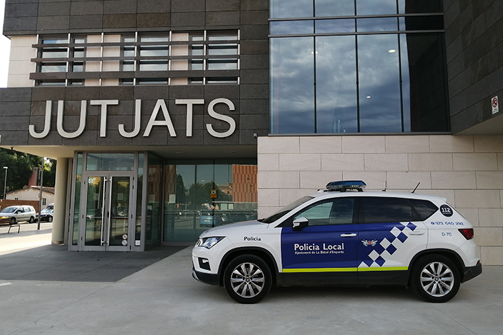 El jutjat envia a presó un multireincident per apallissar un home a Palamós durant una baralla i enviar-lo a la UCI