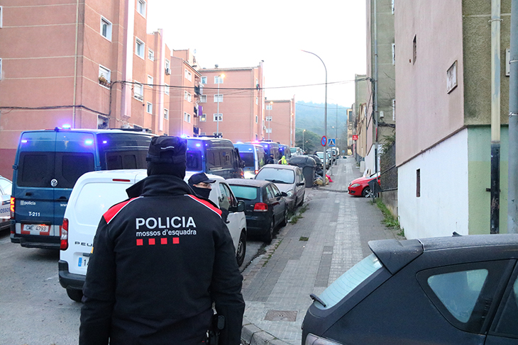 Operatiu dels Mossos, policia municipal i Endesa contra el frau elèctric a Font de la Pólvora de Girona