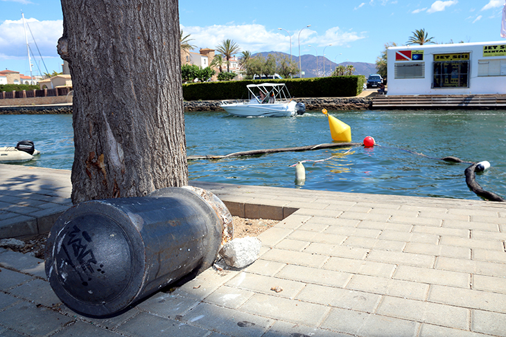 Un mort i sis persones ferides en un accident amb dos cotxes que han caigut al canal d’Empuriabrava