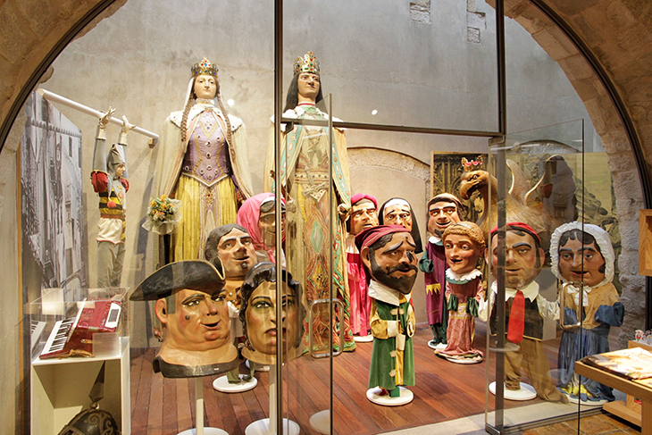 El Museu d’Història de Girona restaura les figures de l’antiga imatgeria festiva de la ciutat