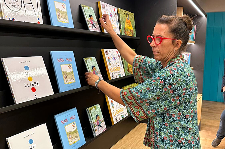 Neix Les Voltes Educa, una nova llibreria a Girona centrada en fomentar el català entre els joves i al món educatiu