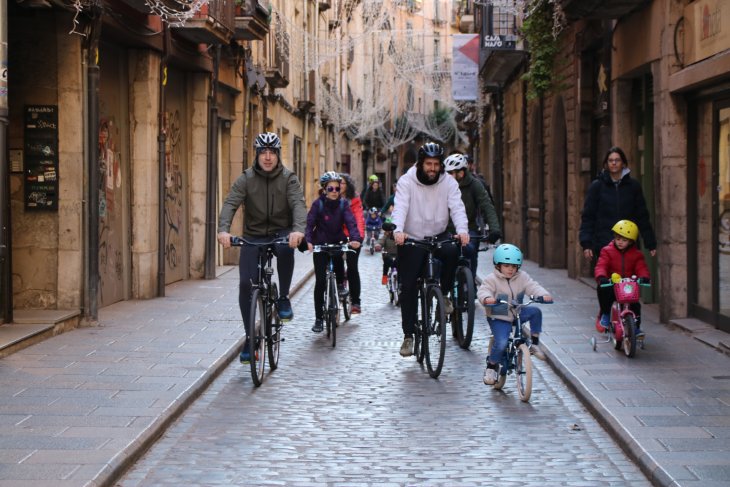 La pedalada de Reis de Girona bat rècords amb prop de 200 participants que demanen "mesures per circular amb seguretat"