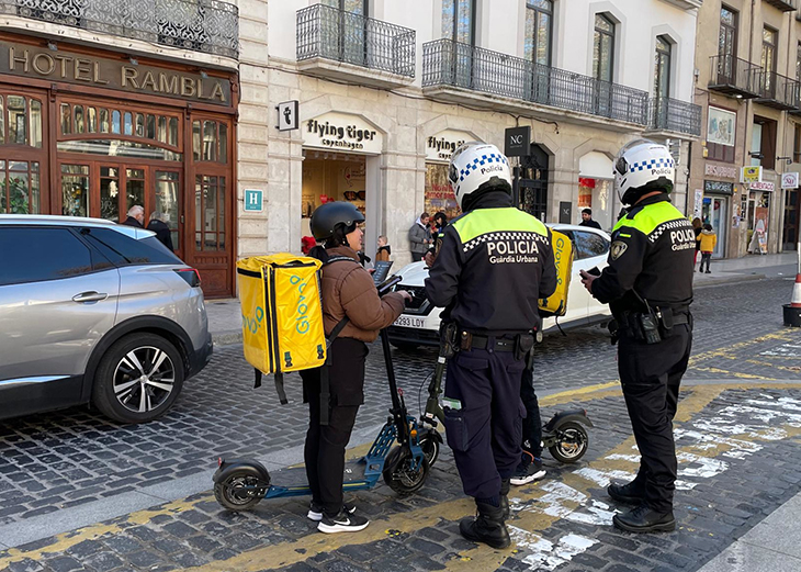 Figueres posa 21 denúncies a conductors de patinet elèctric en la primera setmana de controls