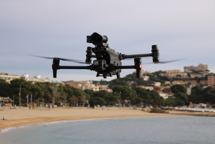Dron policial d'última generació a Sant Feliu de Guíxols per atendre emergències i combatre delictes