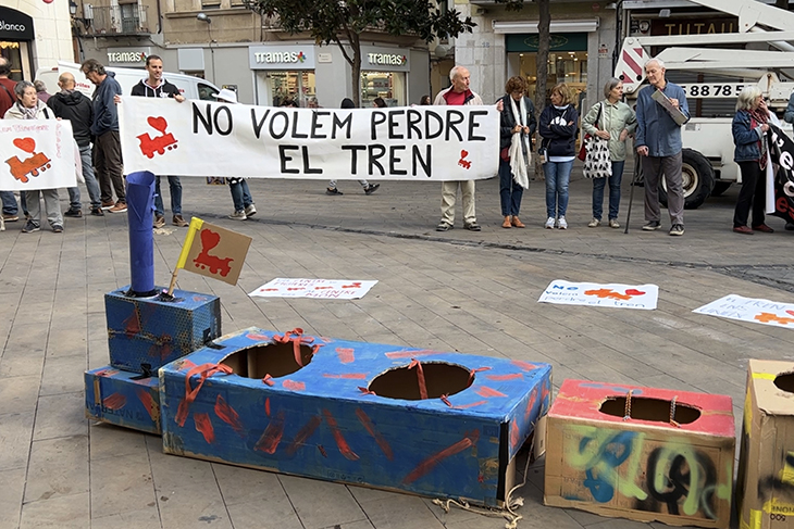 Defensem el tren de l'Empordà s'oposa al trasllat de l'estació de Figueres coincidint amb la creació d'un comissionat