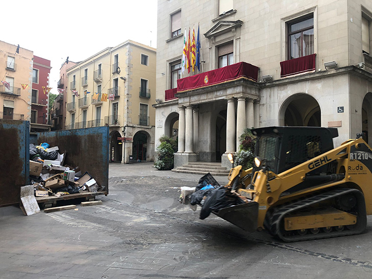 Desconvoquen la vaga d'escombraries de Figueres després de deu dies