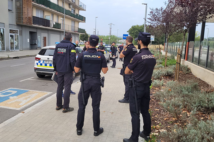 Un operatiu policial en contra de les ocupacions a la Bisbal d'Empordà acaba amb set expedients d'expulsió