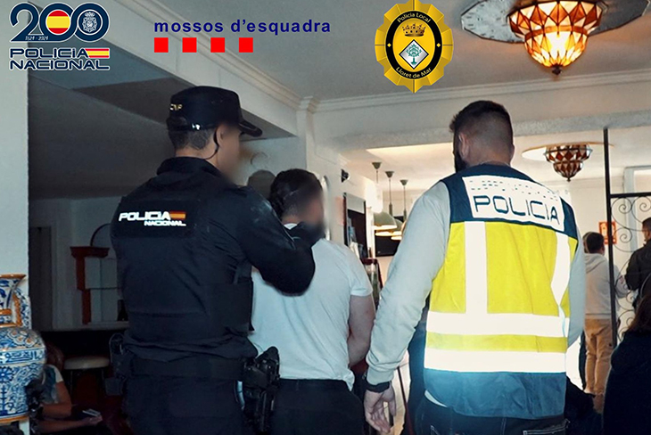 Clausuren un hotel de Lloret de Mar on s'exercia la prostitució i es venia droga