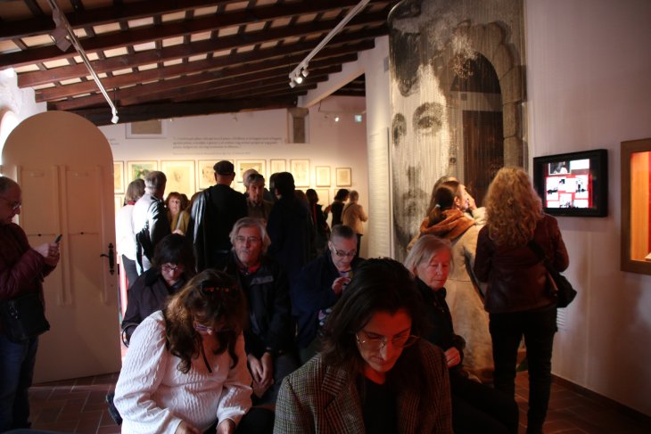 El Clos del Pastor a l’Escala, a vessar per la inauguració de l’espai dedicat a la faceta artística de Caterina Albert