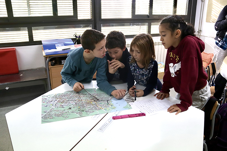 Banyoles fomenta l’autonomia dels infants per desplaçar-se a peu pel municipi