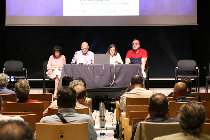 Les plataformes en defensa del transport públic reclamen connectar Girona, la Costa Brava, Banyoles i Olot amb tren-tram