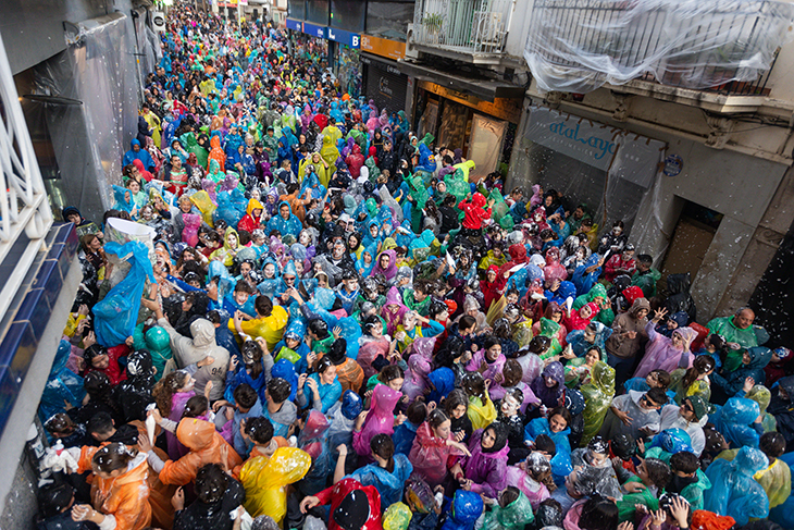 El Carnaval esclata a Vilanova i la Geltrú amb la tradicional Merengada