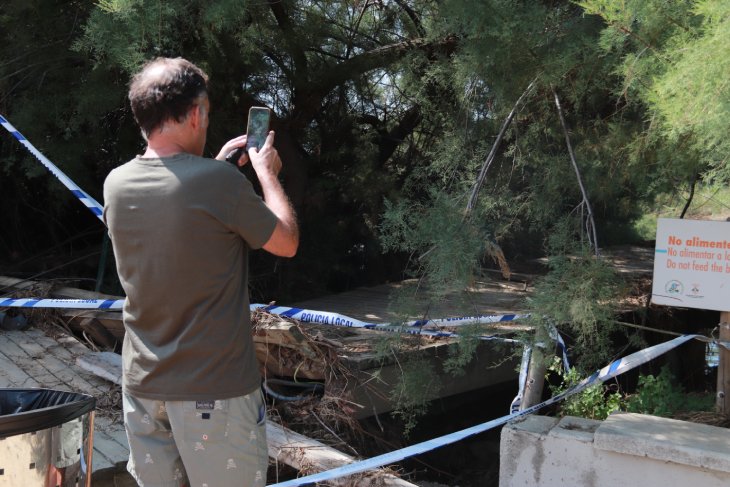 Cubelles reinventa les visites guiades entorn el Foix per "crear consciència" sobre la gestió del riu després de la dana
