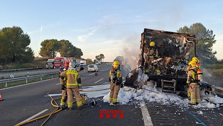Tallada l'AP-7 a Santa Perpètua de Mogoda en sentit Tarragona per un accident entre diversos vehicles