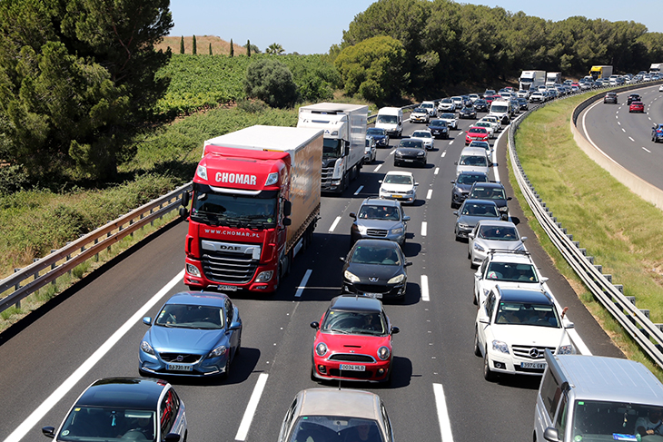 Matí de dissabte complicat a l'AP-7