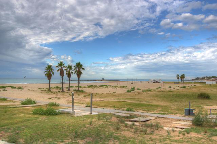 Mor un banyista en una platja de Vilanova i la Geltrú