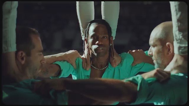 Travis Scott es converteix en casteller de Vilafranca a ‘Circus Maximus’ i ‘Sirens’