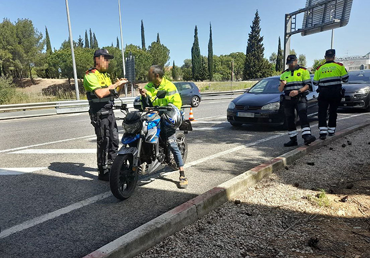 Detenen un home al Vendrell per circular amb motocicleta sense carnet