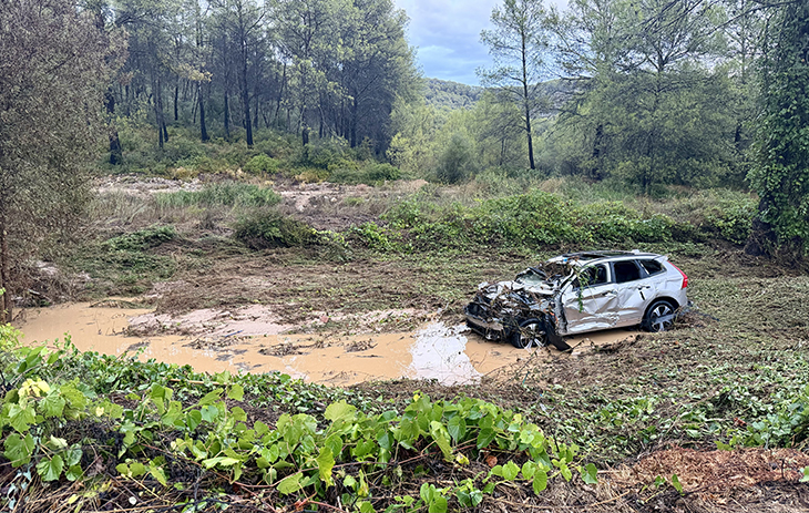 Troben mort el conductor del vehicle arrossegat per una riera a Olivella