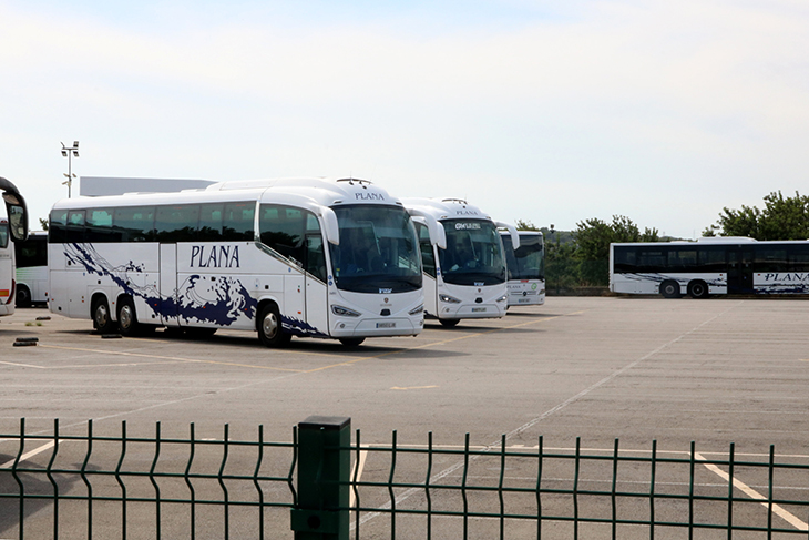 Investiguen el descuit d'una alumna d'I3 de Sitges que es va quedar tota la jornada lectiva dins l'autobús escolar