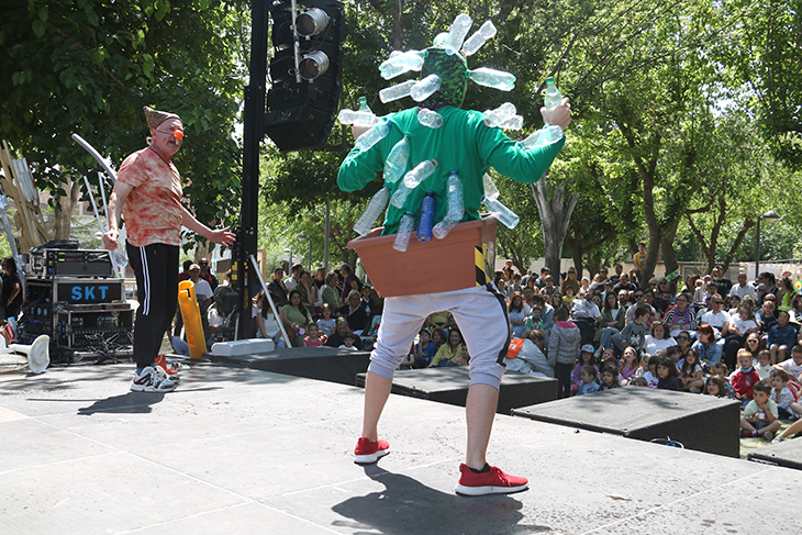 Multitudinari festival Enre9 de Lleida, que cohesiona els barris de la ciutat a través de la cultura