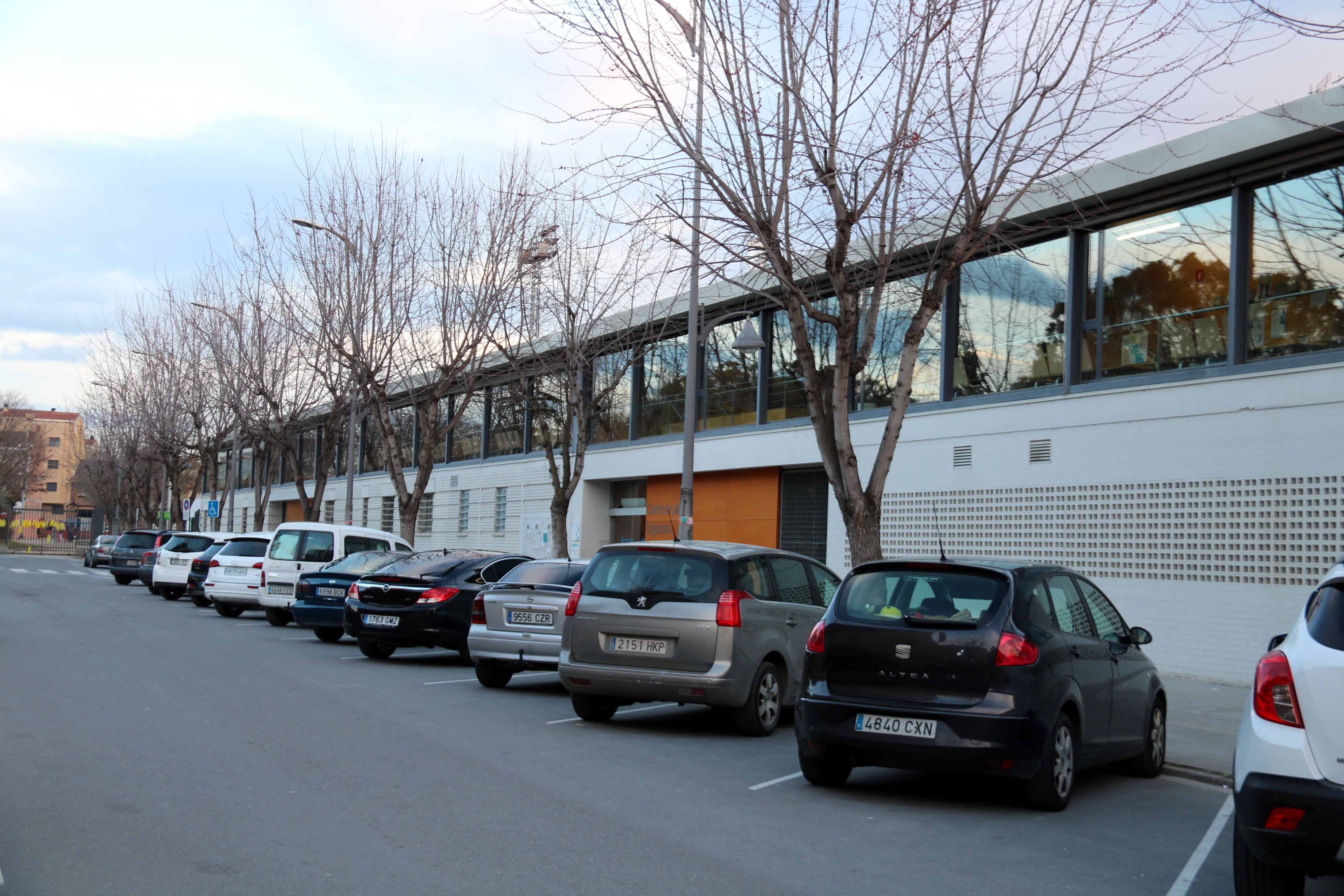 Un menor de 10 anys greu a Mollerussa després de penjar-se pel coll amb una corbata