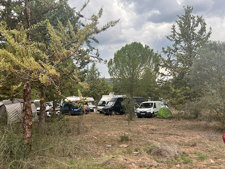 Baixen a 300 els assistents a la 'rave' d'Ivars de Noguera i els Mossos continuen fent controls als vehicles que marxen