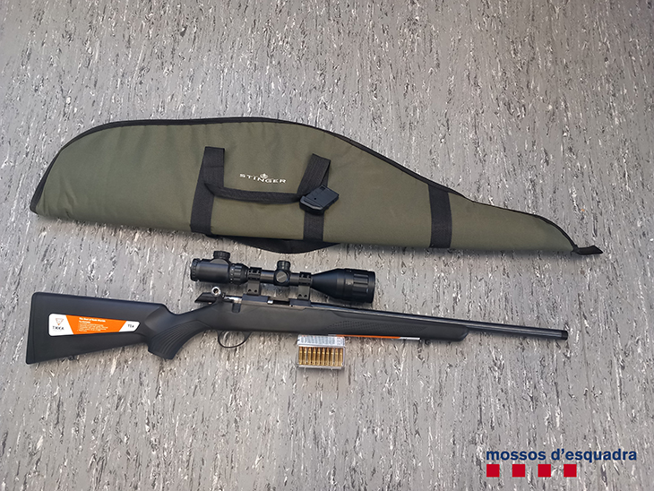 Detenen un caçador per matar una gossa amb un rifle en un camí de Bell-lloc d'Urgell