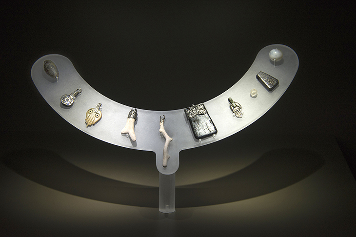 El collaret d'amulets trobat a la necròpoli jueva de Tàrrega s'exhibirà temporalment al Museu del Prado de Madrid